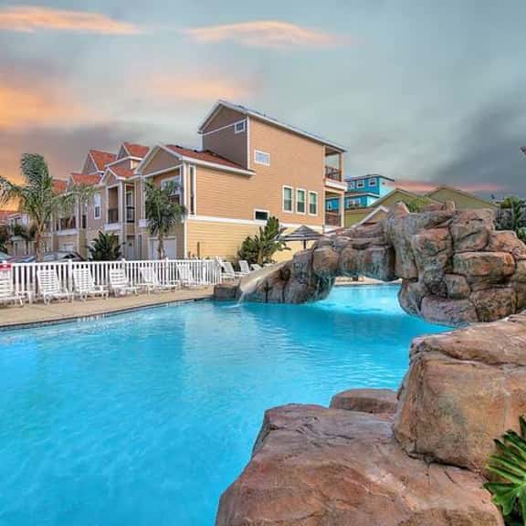 Piggy's Perch- 2 Balconies | Direct Pool Access - Image 1