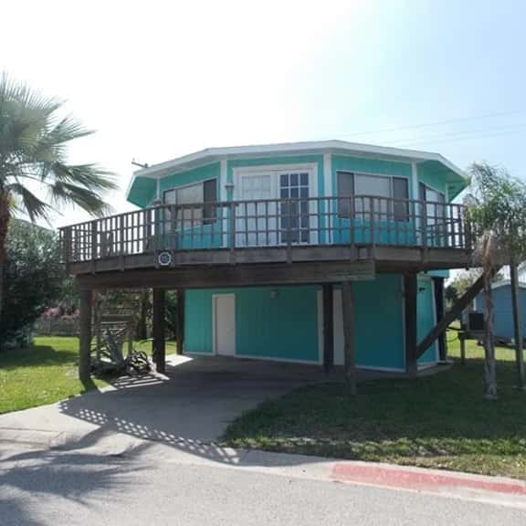 Beach Shak- Pool View | Private Apartment - Image 1