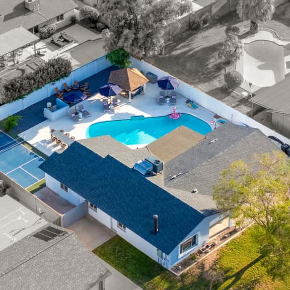 Backyard Pickleball | HotTub | Pool | Gameroom! - Image 1