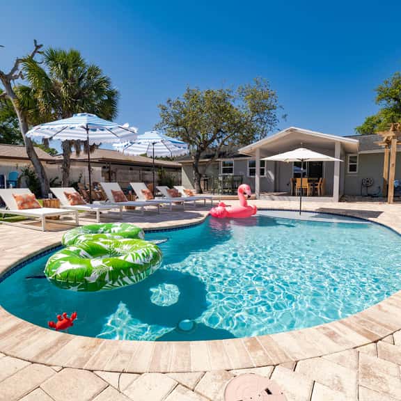 Minutes to Anna Maria Island | Pool & Mini Golf - Image 1