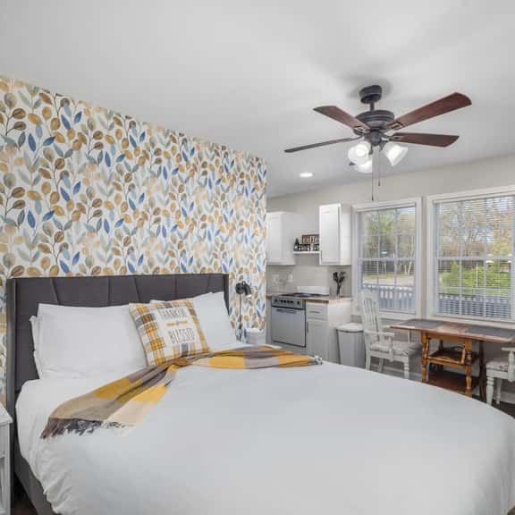 Downtown Kimmswick~ Studio~ Newly Renovated - Image 1