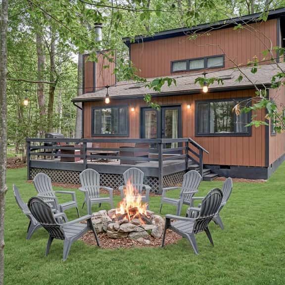 3BR Home w/ Outdoor Fun: Lake~Fire Pit~Games~Grill - Image 1