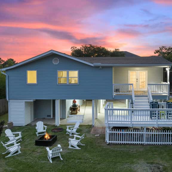 Waterfront|FirePit|GolfCart|Mins to Casino & Beach - Image 1