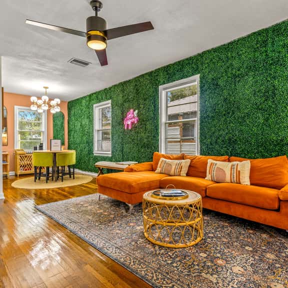 Sunny Citrus Escape: Min to Midtown & Dog-Friendly - Image 1