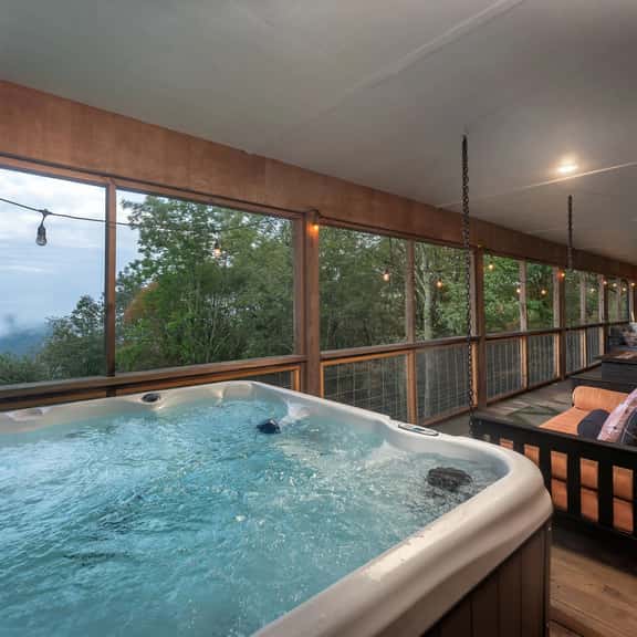 Min to Hatley Pointe: Views-Hot Tub-Sauna-Games - Image 1