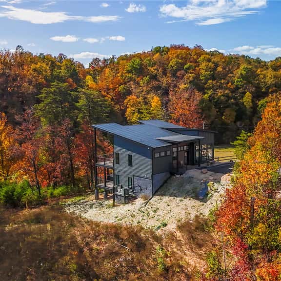 Luxury 3 Br Cabin~Indoor Pool~Hot Tub~Fire Pit - Image 1