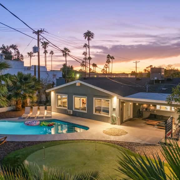 4 Br Tempe Retreat: Pool | Putt Putt | Pool Table - Image 1
