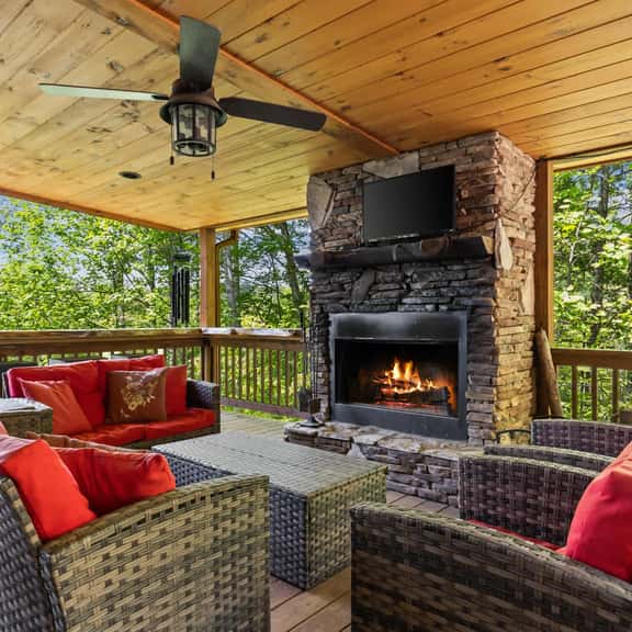 Stunning Views~Hot Tub~Games~Fireplace~DogFriendly - Image 1