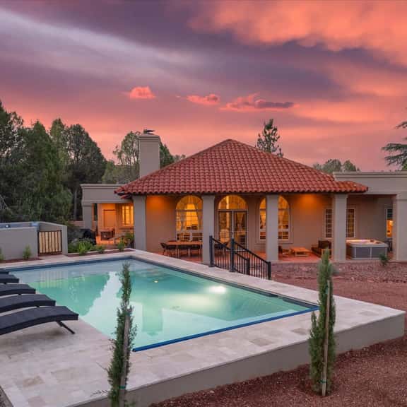 NEW Heated Pool & Outdoor Fun: HotTub,Games & More - Image 1