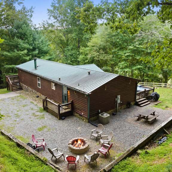 Cozy Mountain Escape: Hot Tub | Fire Pit | Views - Image 1