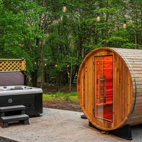 5 Br Sleeps 14! Hot Tub-Sauna-Movie Theatre-Arcade - Image 1