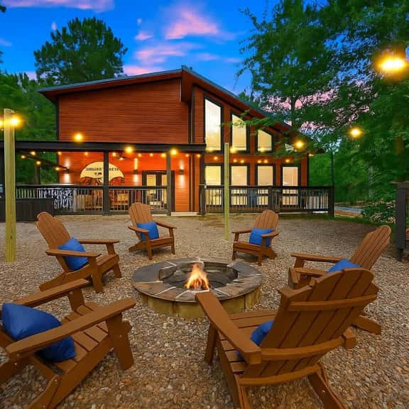 Sleeps 6~Sauna~Hot Tub~Putt Putt~Dogs Welcome - Image 1