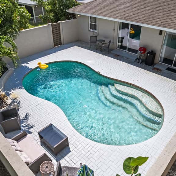 Sleeps 6 • Private Pool • Fire Pit • Game House - Image 1