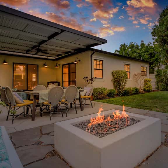 Spacious 4BR | Games | Workspace | Outdoor Fun - Image 1