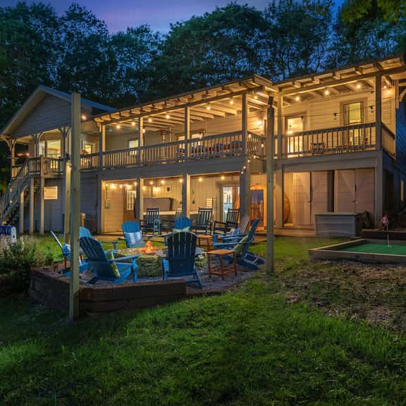 Epic Home Sleeps 20-Basketball Court-Hot Tub-Sauna - Image 1