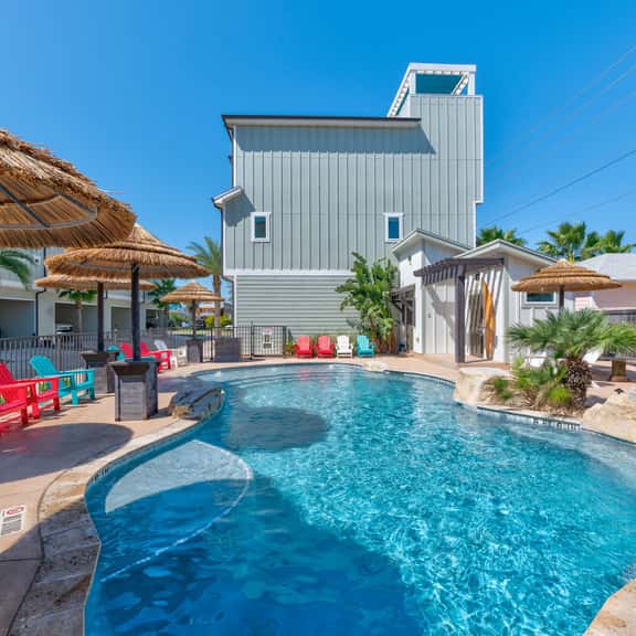 Spacious TownHouse ~ Walk to Beach ~ Resort Pool - Image 1
