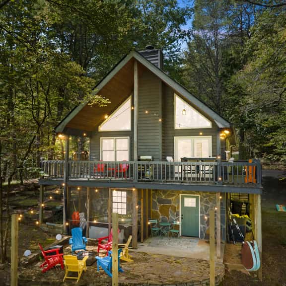 Lake Retreat | Kayaks | Theatre | Hot Tub | Sauna - Image 1