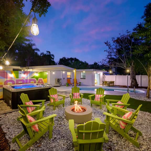 Backyard Oasis • Heated Pool • Tiki Bar • Hot Tub - Image 1