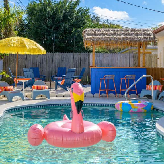 Backyard Oasis • Pool •  Hot Tub • Putt Putt • Bar - Image 1