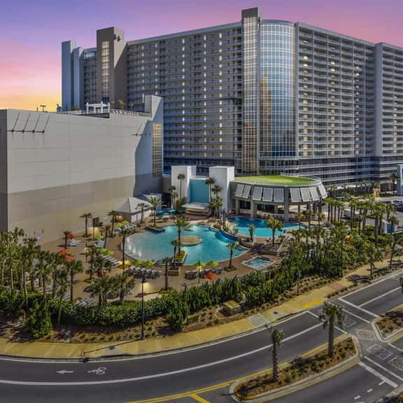 Resort-Style Stay: Pool, Gym & Bowling - Image 1