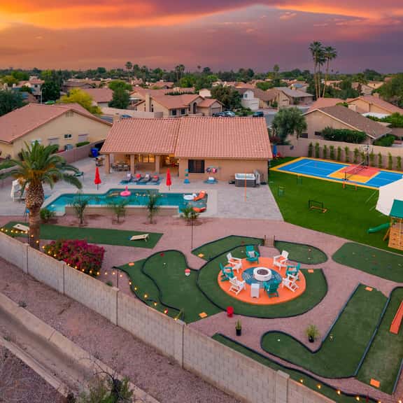The Ultimate Stay & Play Retreat • 4BR • Sleeps 13 - Image 1