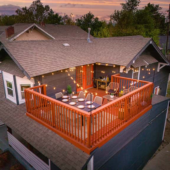 Sleeps 16 - Roof Top - Game Room - Pet Friendly - Image 1