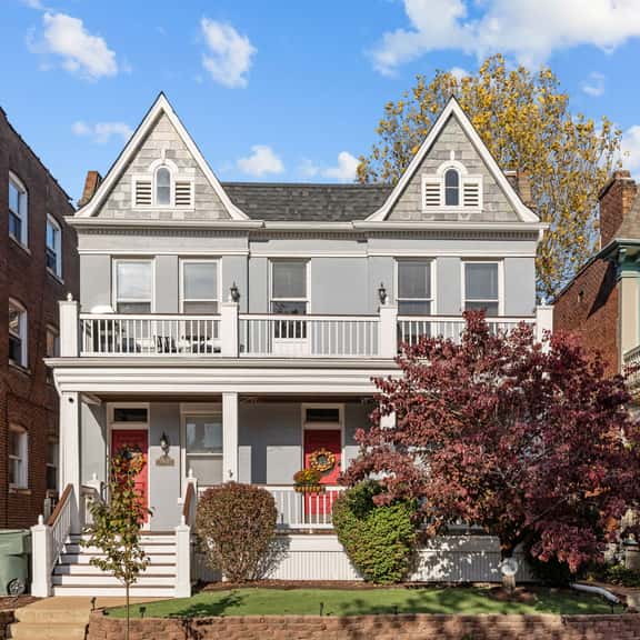 Historic St Louis Retreat | Two Levels | Sleeps 12 - Image 1