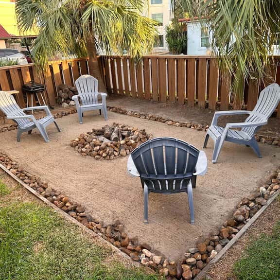 RNR Cottage- Screen Porch | Pet Friendly - Image 1