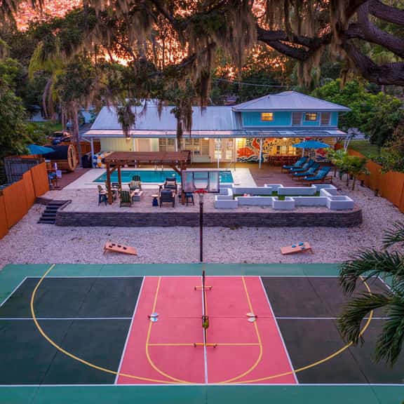 Sauna • Cold Plunge • Sports Court • Pool • Hottub - Image 1
