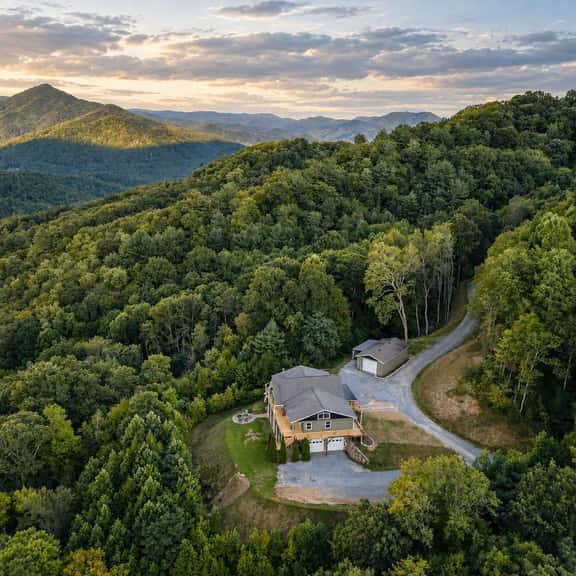 Stunning Mtn Views • Hot Tub • Firepit • Sleeps 10 - Image 1