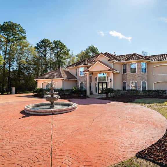 Sleeps 16 | Pool + Slide | Family Retreat - Image 1
