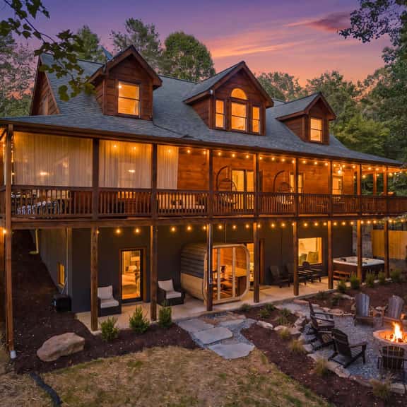 6BR | Sauna, Hot Tub & Games | 8 Min Downtown - Image 1