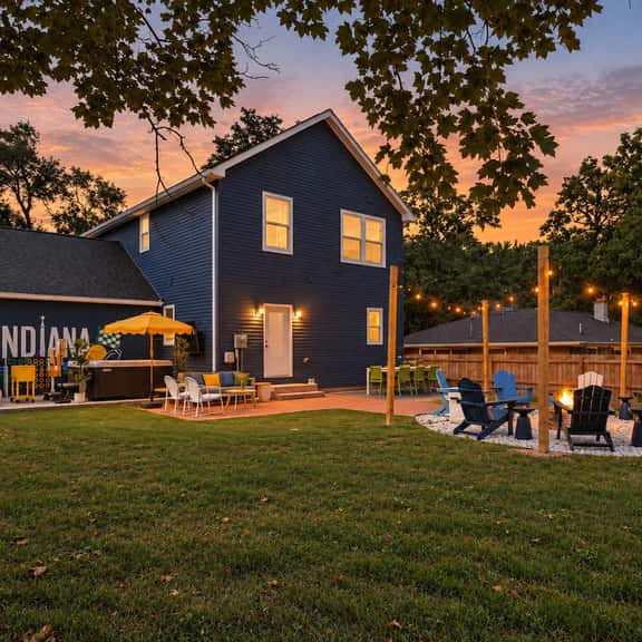 Indy Escape | Sauna, Hot Tub, Firepit & Games - Image 1
