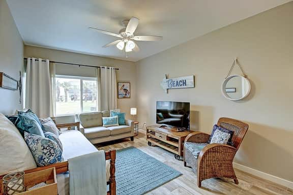 Isle Getaway~Boardwalk to Beach~Community Pool