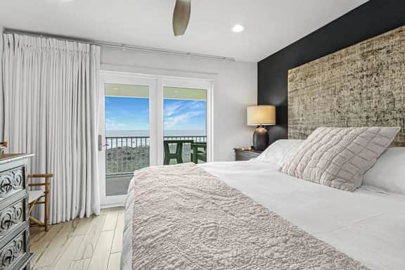 Incredible Ocean Views, Direct Beach Access, Pool
