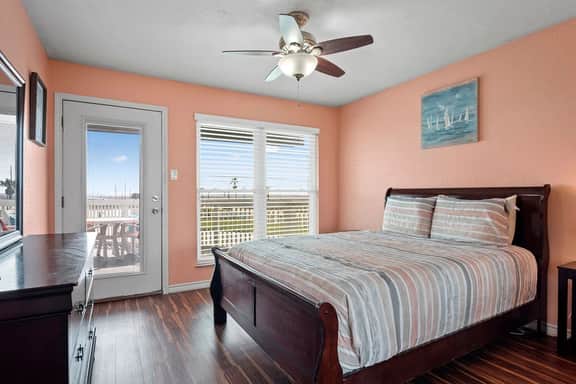 Seabatical- Hot Tub |  Community Pool | Pet Friendly