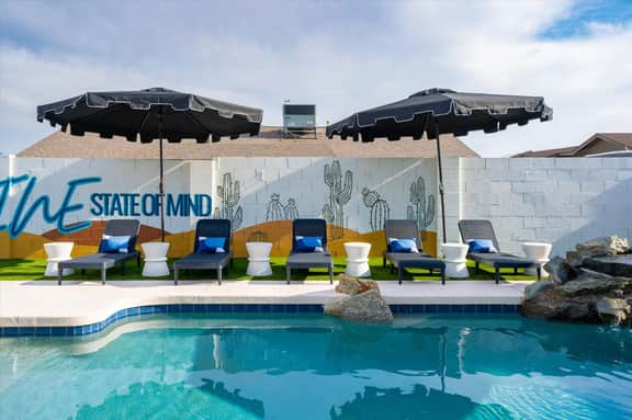 Heated Pool, Hot Tub, Game Room & Sport Court - Image 3