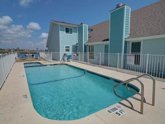 Padre Getaway- Fishing Dock & Pool~2 Min to Beach