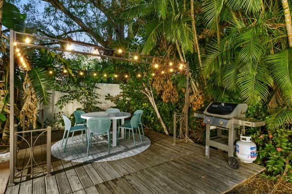 Sleeps 20~Heated Pool~Pickleball~Hot Tub~Fire Pit