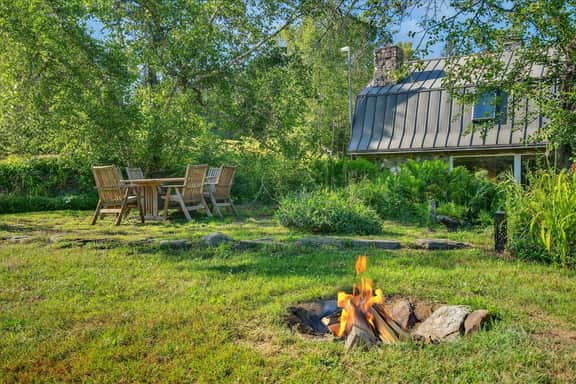 4 Br Sleeps 8 - Kayaks - Fire Pit - Dog Friendly - Image 4