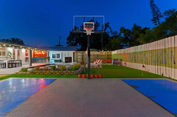 Sleeps 20~Basketball Court~Pool~Movie Room