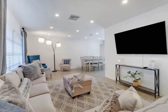 High Tide - 3 Br Sleeps 6 - Private Pool - Games