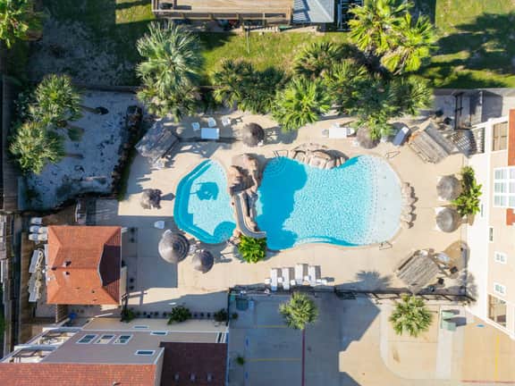 Cajun Shrimp ~ Heated Resort Pool w/ Slide