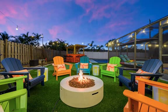 Sleeps 14 • Sport Court • Tiki Bar • Heated Pool