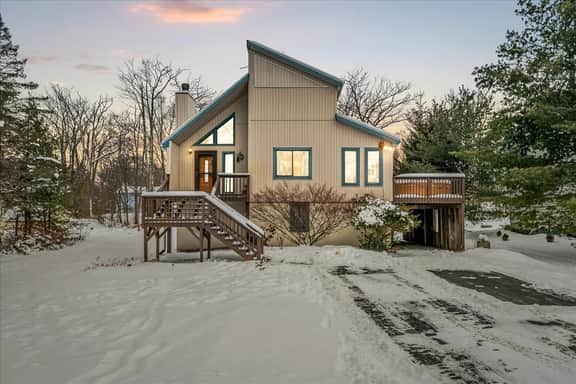Poconos Retreat: Theater, Hot Tub, Sauna, Games