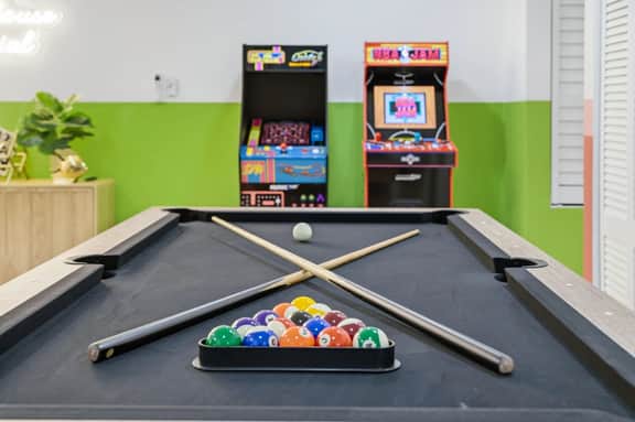 Bradenton Bliss • Pool • Putt Putt • Arcade Games