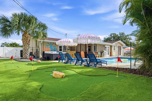 Tropical Tee - Putt Putt - Pool - Hot Tub - Bikes - Image 3