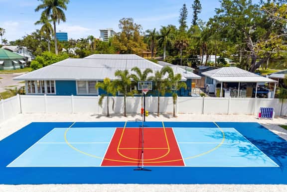Sleeps 10 | Pickleball | Pool | Tiki Bar | Games