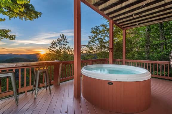 Ski In/Out @ Hatley Pointe ~Views~HotTub ~Fire Pit