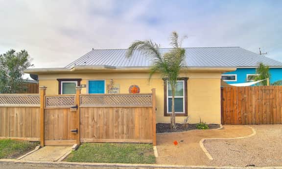 Sunshine Cottage- Fire Pit | Fenced in Yard